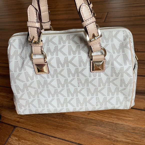 Michael Kors Grayson Medium Satchel Vanilla Bag - Picture 2 of 10